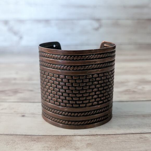 Vintage Cuff Bracelet - Wide Cuff Bracelet Brown - Mark On One Side - Picture 3 of 10